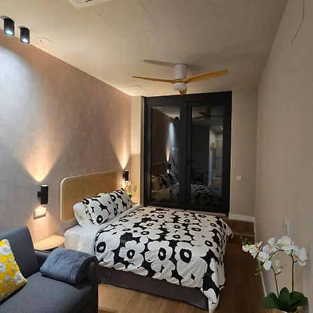 Lhome Queen's Leonor Apartment *