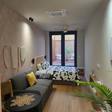 Apartment Lhome Queen's Leonor *