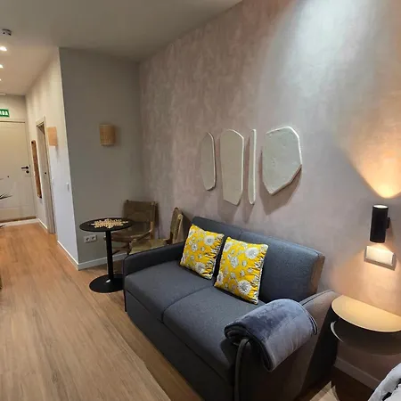 Apartment Lhome Queen's Leonor *